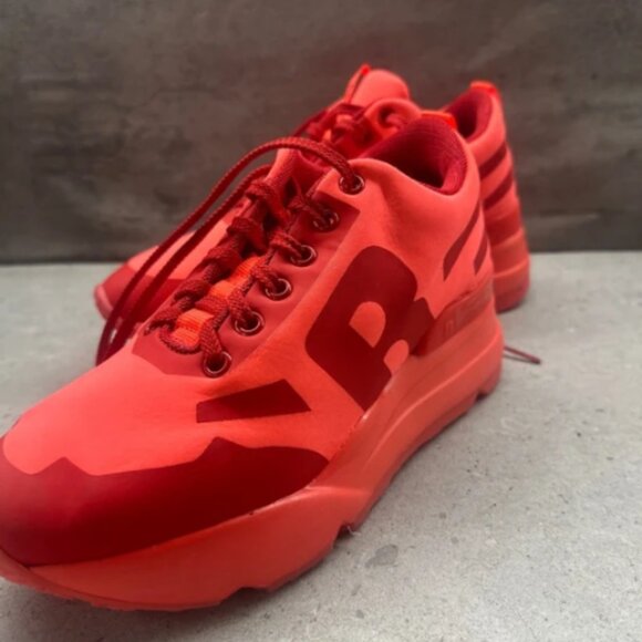 Trainers - Picture 2 of 4